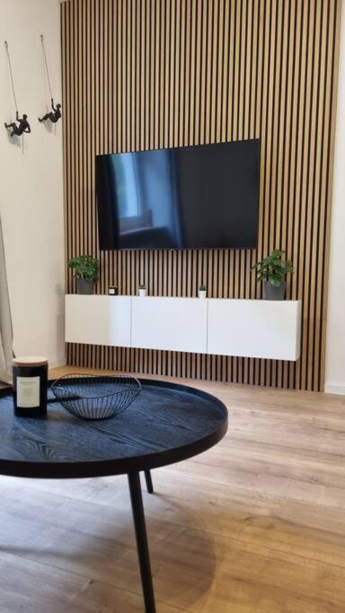 Stylisches In Zentraler Lage Mit Balkon Apartment *